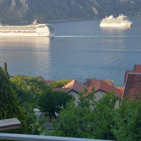 Apartment Marija Kotor Bagian luar foto
