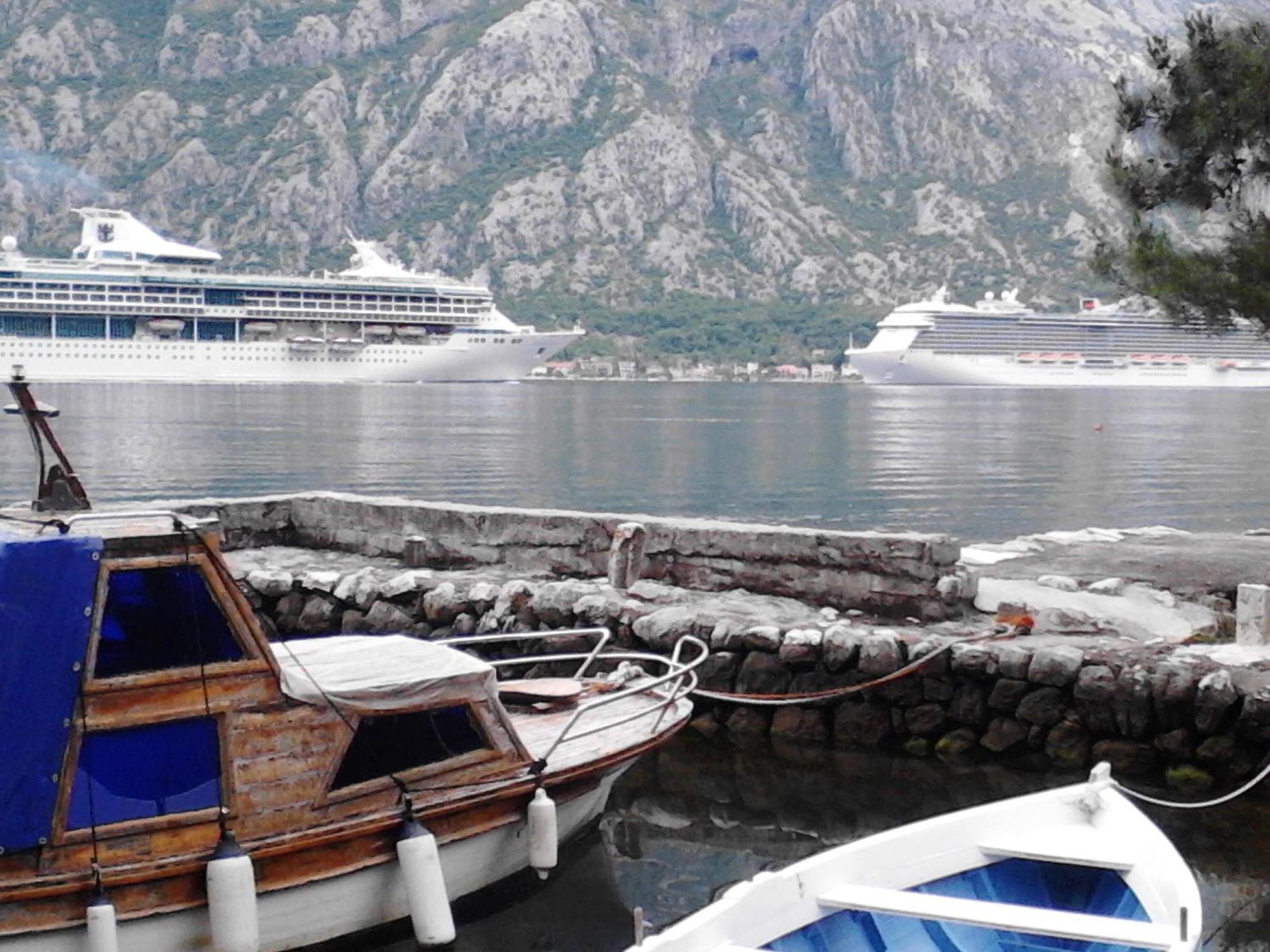 Apartment Marija Kotor Bagian luar foto