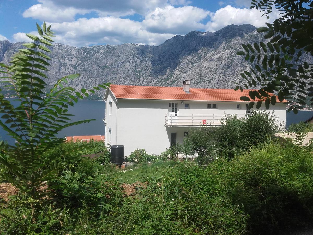 Apartment Marija Kotor Bagian luar foto
